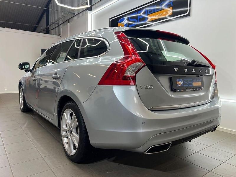 Begagnad Volvo V60 283 HK (208 kW) 2013 Silver Kombi