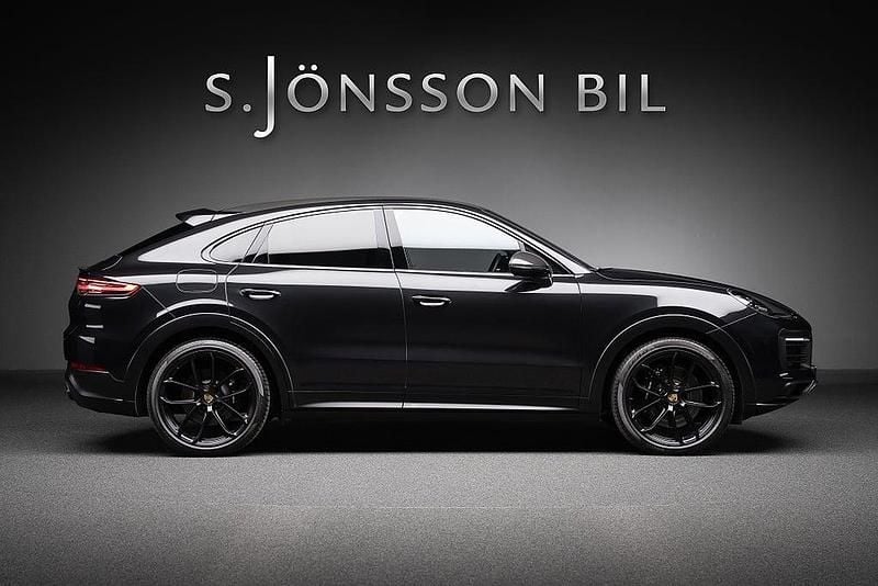 Jet black metallic Begagnad 2022 Porsche Cayenne SUV | 1 029 000 kr - Bild 1/4