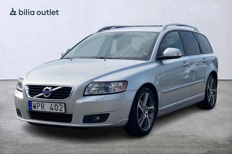 Ljusgrå Begagnad 2011 Volvo V50 Kombi | 69 900 kr (Marknadspris) - Bild 1/3