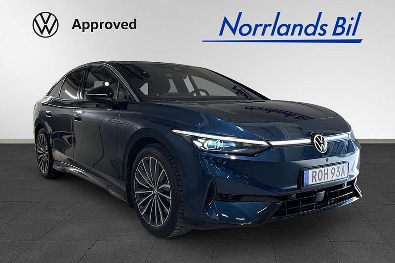 Blå (aquamarine blue meta) Begagnad 2024 VW ID.7 Pro Sedan | 625 000 kr - Bild 1/4