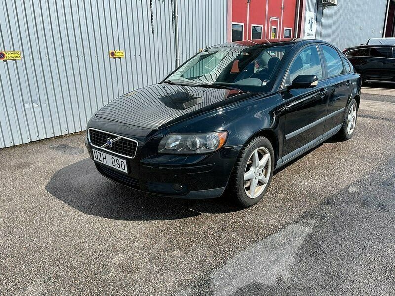Svart Begagnad 2004 Volvo S40 Sedan | 27 500 kr - Bild 1/4