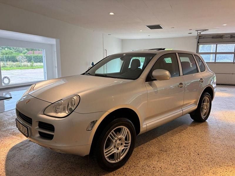 Silver Begagnad 2005 Porsche Cayenne SUV | 69 900 kr (Dyr) - Bild 1/4