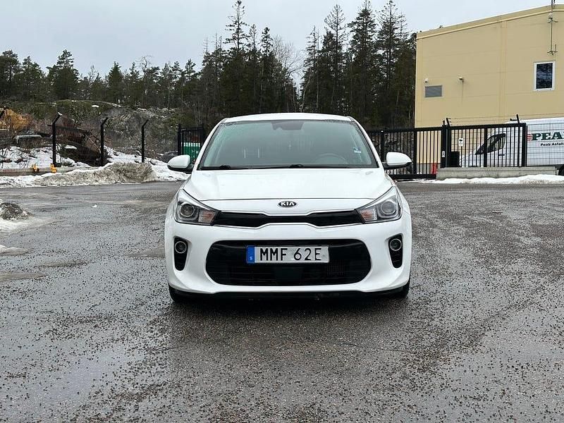 Begagnad Kia Rio 120 HK (88 kW) 2020
