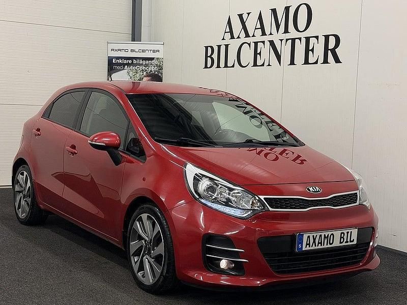 Röd Begagnad 2016 Kia Rio Halvkombi | 79 900 kr (Marknadspris) - Bild 1/4