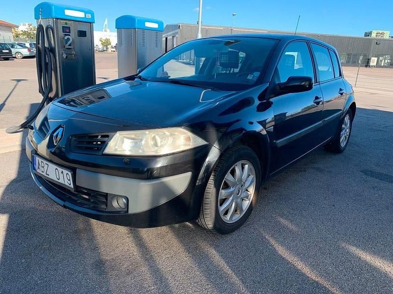 Svart Begagnad 2006 Renault Mégane II Halvkombi | 22 900 kr (Lite dyr) - Bild 1/4