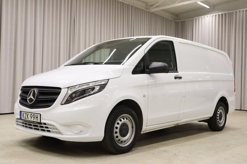 Vit Begagnad 2022 Mercedes Vito Minibuss | 399 900 kr (Marknadspris) - Bild 1/4
