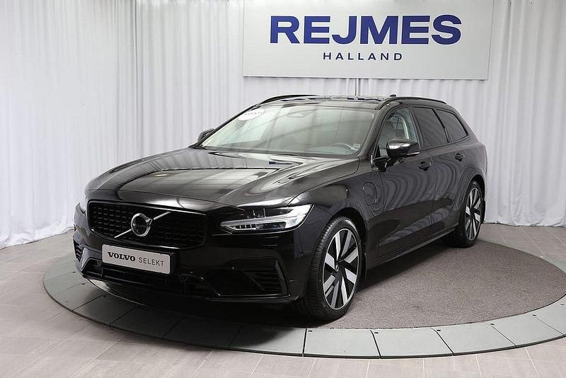 Svart Begagnad 2023 Volvo V90 Plus Kombi | 499 500 kr (Lite dyr) - Bild 1/4