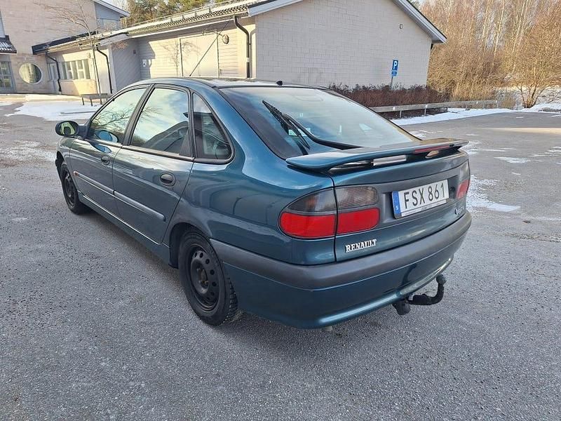Begagnad Renault Laguna 114 HK (83 kW) 1999