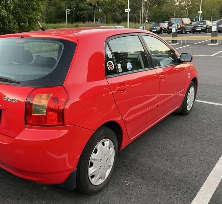 Begagnad 2003 Toyota Corolla Halvkombi | 42 000 kr (Marknadspris) - Bild 1/2
