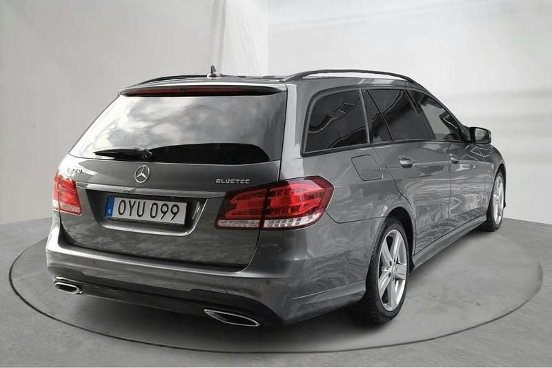 Begagnad Mercedes E220 AMG line 170 HK (125 kW) 2016 Grå Kombi