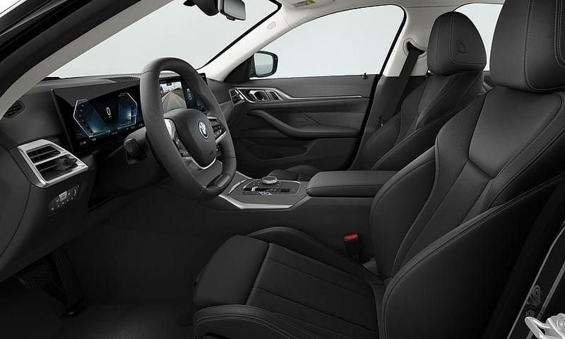 Begagnad BMW i4 Shadowline 295 kW (402 HK) 2024 Svart Sedan