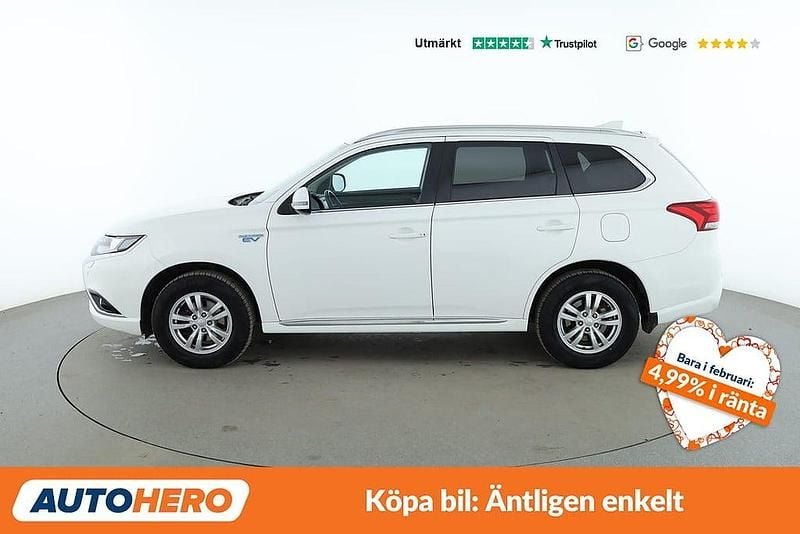 Begagnad Mitsubishi Outlander P-HEV 121 HK (88 kW) 2016 Vit SUV
