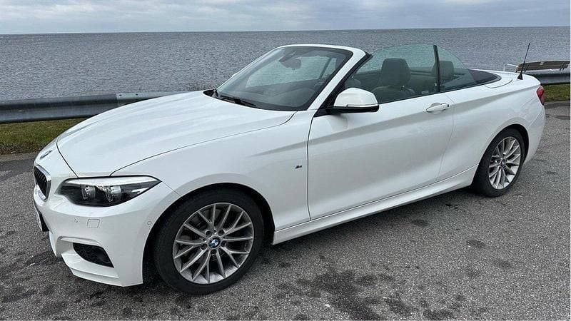 Vit Begagnad 2018 BMW 230 M Sport Cab | 260 000 kr - Bild 1/4