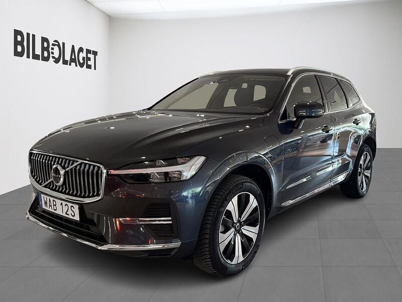 Mörkblå (blå) Begagnad 2022 Volvo XC60 Core SUV | 429 500 kr (Bra pris) - Bild 1/4