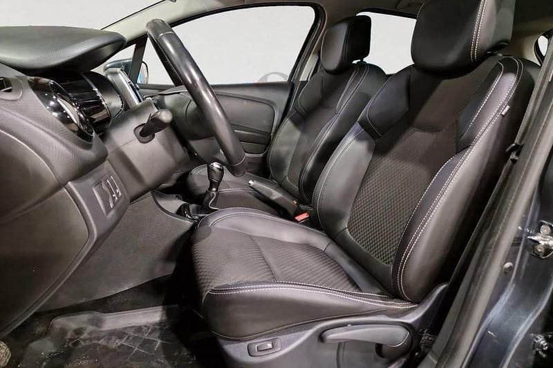 Begagnad Renault Clio IV Intens 90 HK (66 kW) 2017 Grå Halvkombi