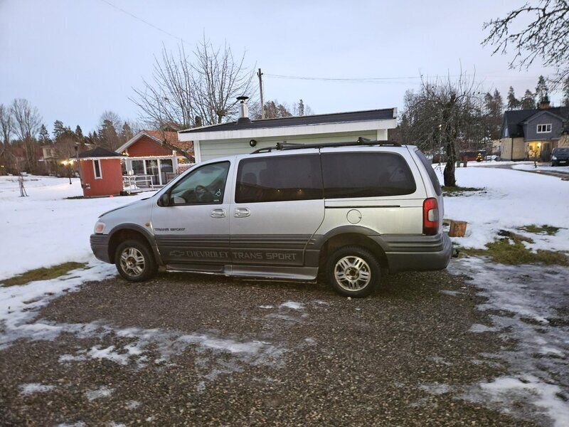 Grå Begagnad 2003 Chevrolet Trans Sport Sport Minibuss | 23 500 kr (Marknadspris) - Bild 1/4