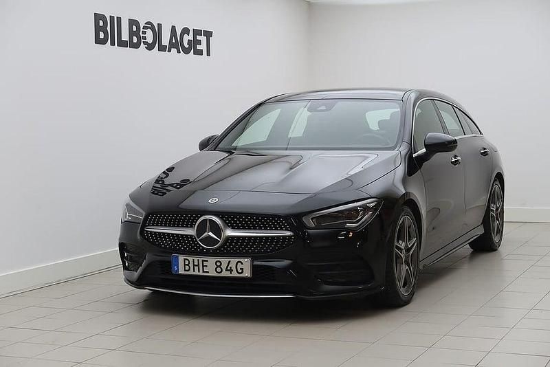 Svart Begagnad 2020 Mercedes CLA200 Shooting Brake AMG line Kombi | 234 800 kr (Marknadspris) - Bild 1/4