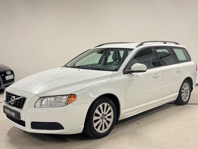 Vit Begagnad 2012 Volvo V70 Kinetic Kombi | 59 900 kr (Marknadspris) - Bild 1/4