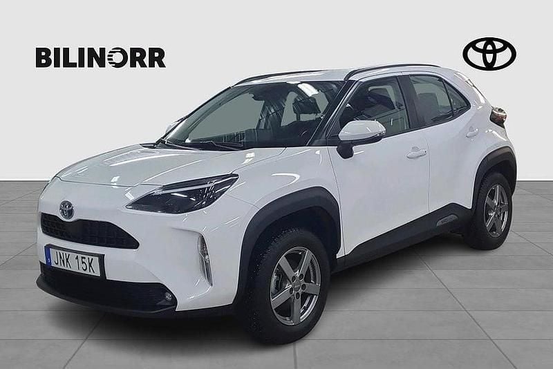 Vit Begagnad 2022 Toyota Yaris Cross Active SUV | 254 900 kr (Marknadspris) - Bild 1/4