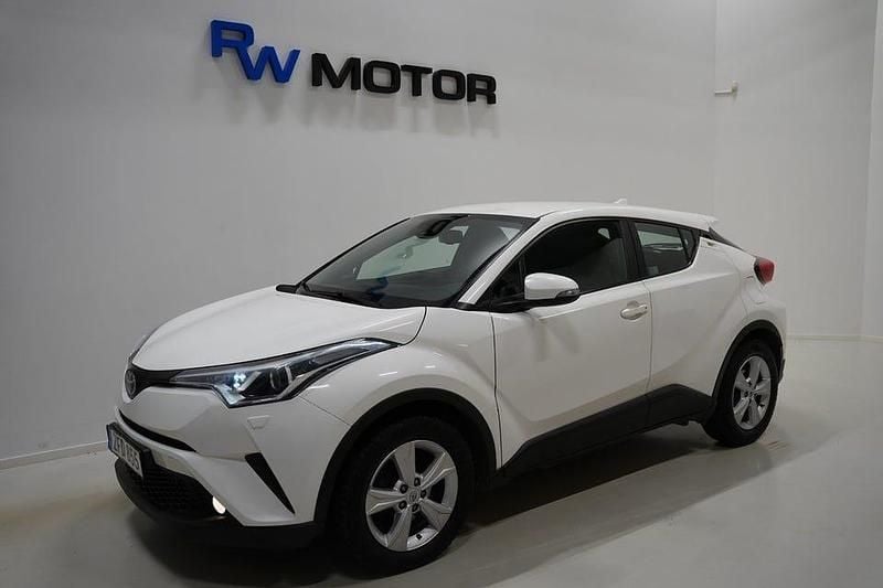 Begagnad Toyota C-HR Active 116 HK (85 kW) 2018 Vit SUV