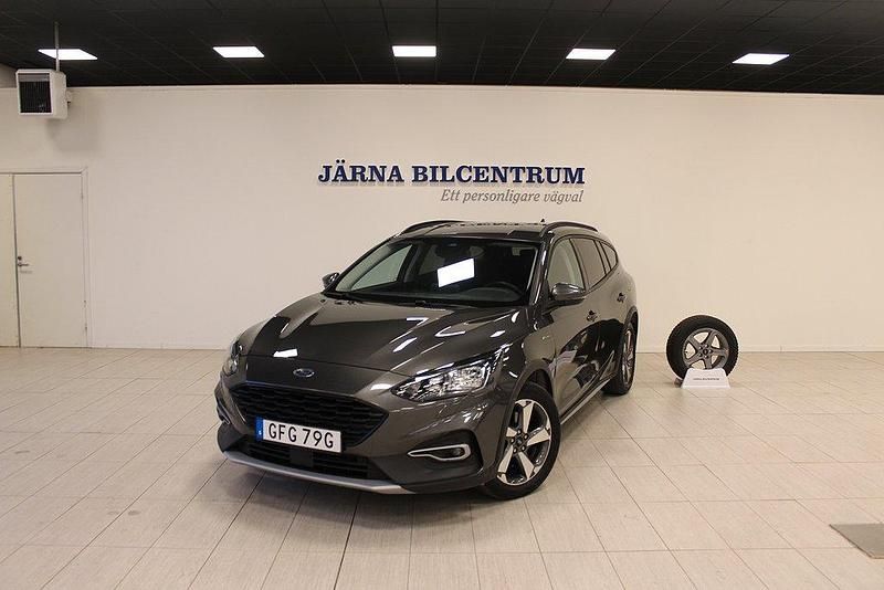 Grå Begagnad 2021 Ford Focus ST-Line Kombi | 184 900 kr (Marknadspris) - Bild 1/4