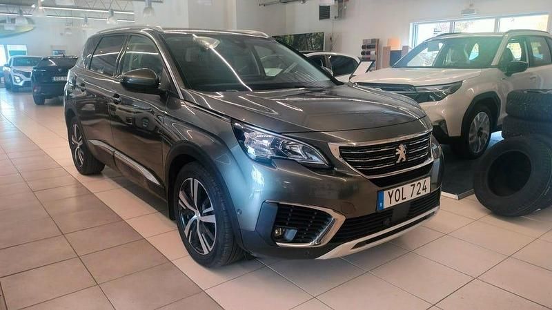 Grön Begagnad 2017 Peugeot 5008 SUV | 159 000 kr (Marknadspris) - Bild 1/4