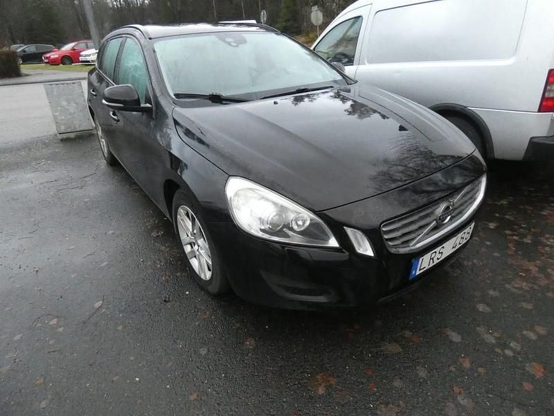 Svart Begagnad 2011 Volvo V60 Kinetic Kombi | 19 900 kr (Superpris) - Bild 1/4