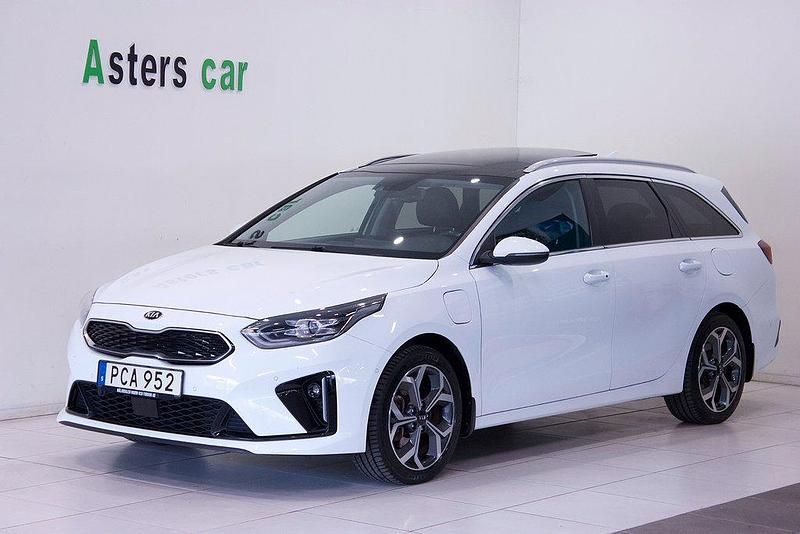 Vit Begagnad 2020 Kia Ceed Sportswagon Kombi | 210 000 kr (Marknadspris) - Bild 1/4