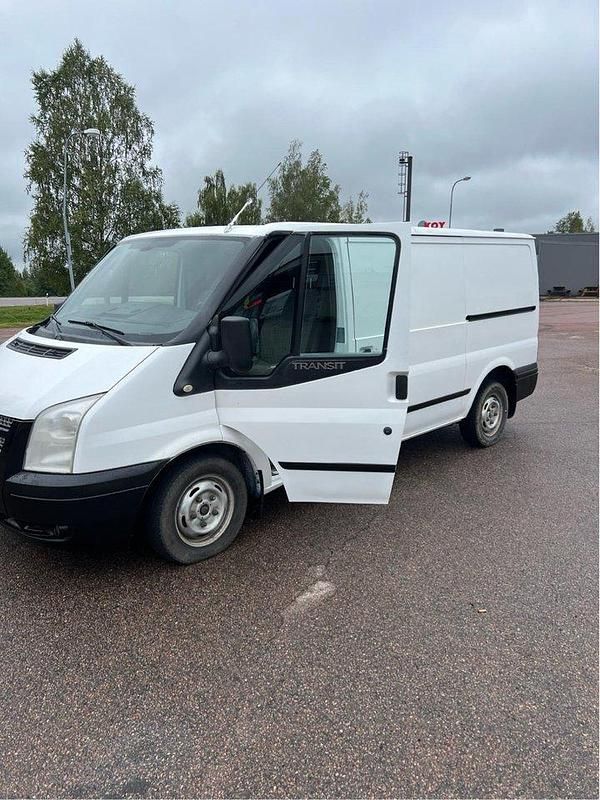 Vit Begagnad 2012 Ford Transit Trend | 50 000 kr (Marknadspris) - Bild 1/4