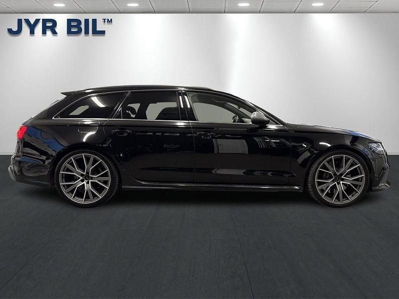 Begagnad Audi RS6 Performance 605 HK (444 kW) 2017 Svart Kombi