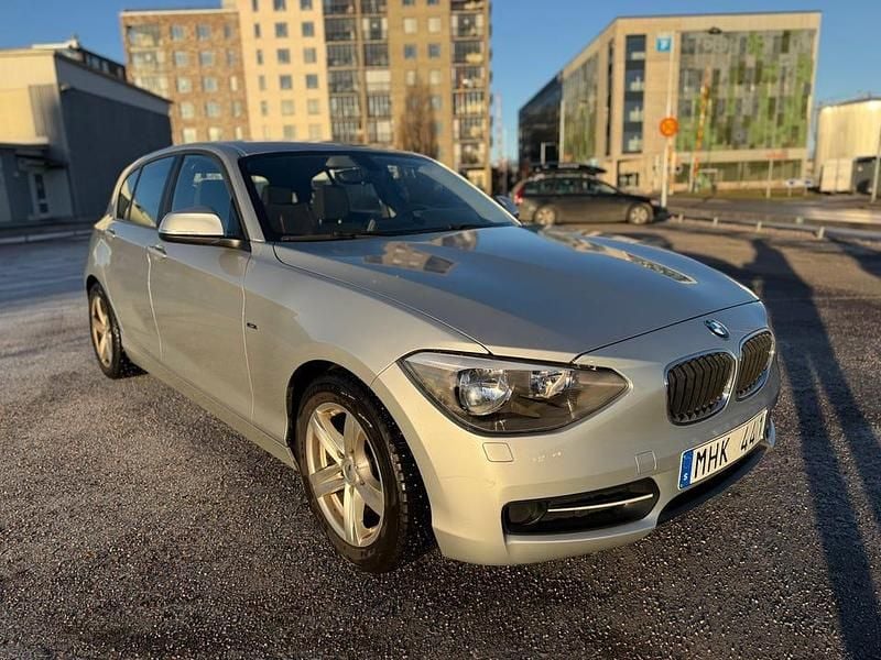 Begagnad 2012 BMW 116 Halvkombi | 65 000 kr - Bild 1/4