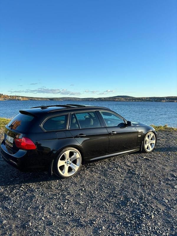 Begagnad 2006 BMW 330 M Sport Kombi | 90 000 kr (Dyr) - Bild 1/4