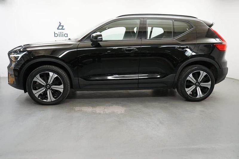 Begagnad Volvo XC40 Core 185 kW (252 HK) 2022 Svart SUV