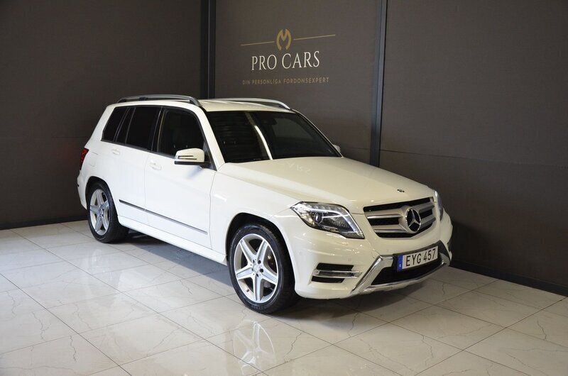 Vit Begagnad 2015 Mercedes GLK220 AMG line SUV | 199 000 kr (Marknadspris) - Bild 1/4