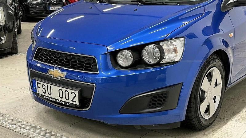 Begagnad Chevrolet Aveo 86 HK (63 kW) 2013 Blå Halvkombi
