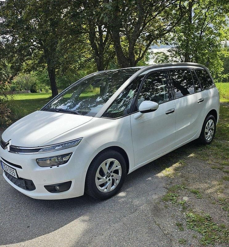 Vit Begagnad 2016 Citroën Grand C4 Picasso Minibuss | 119 000 kr (Marknadspris) - Bild 1/4