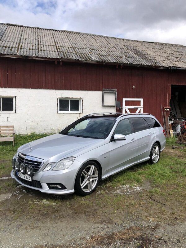 Silver Begagnad 2011 Mercedes E250 AMG Kombi | 120 000 kr (Superpris) - Bild 1/3