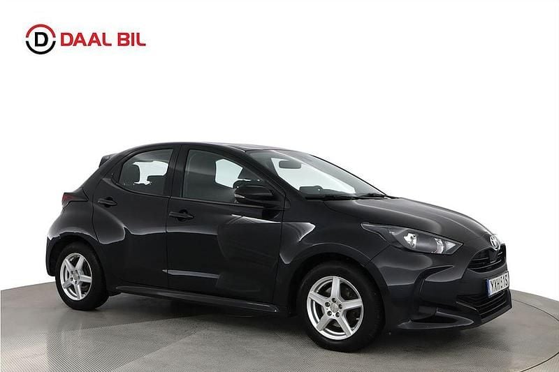 Begagnad Toyota Yaris 2021 Svart Halvkombi