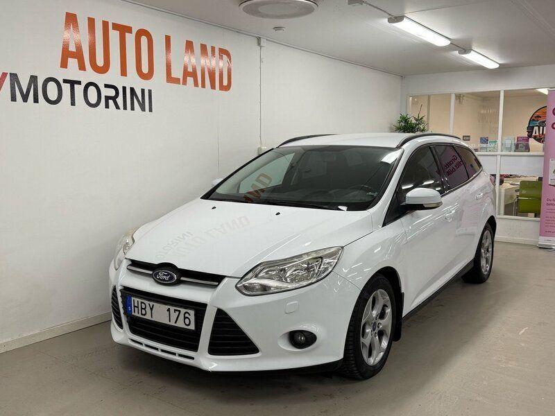 Vit Begagnad 2011 Ford Focus Trend Kombi | 64 900 kr (Marknadspris) - Bild 1/4