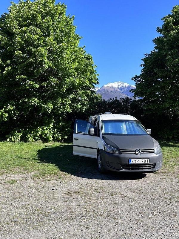 Vit Begagnad 2011 VW Caddy Maxi Minibuss | 65 000 kr (Marknadspris) - Bild 1/4