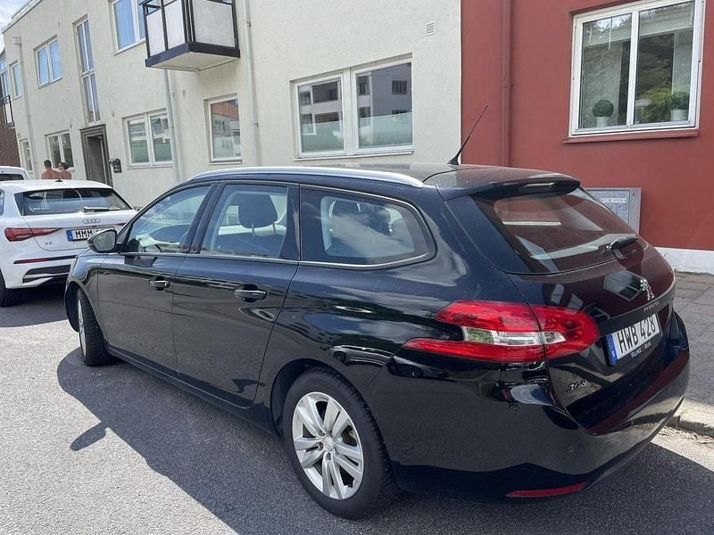 Svart Begagnad 2015 Peugeot 308 Active Kombi | 119 000 kr (Marknadspris) - Bild 1/2