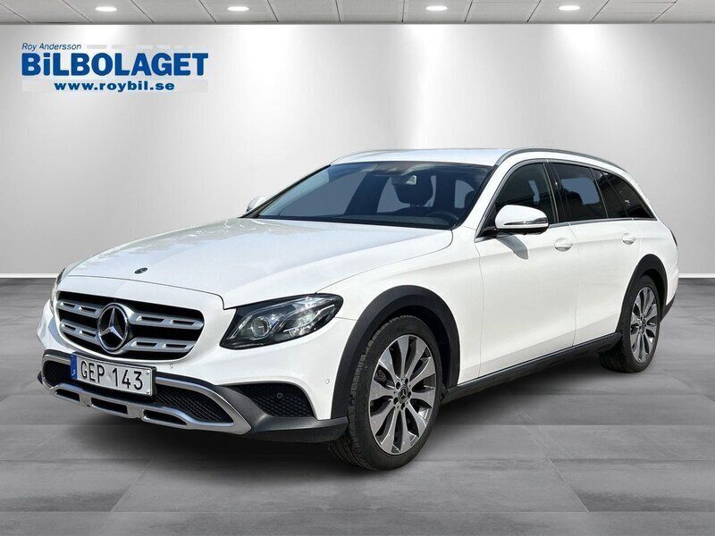 Vit Begagnad 2019 Mercedes E220 Kombi | 299 800 kr (Marknadspris) - Bild 1/4