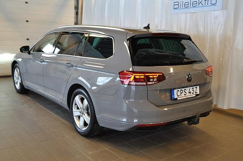 Begagnad VW Passat 150 HK (110 kW) 2022 Grå Kombi