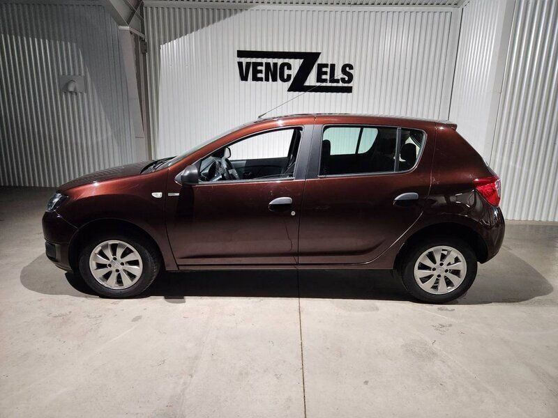 Okänd Begagnad 2016 Dacia Sandero Halvkombi | 89 000 kr (Marknadspris) - Bild 1/4