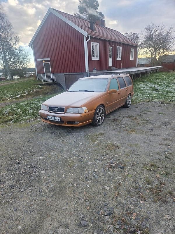 Begagnad 1998 Volvo V70 Kombi | 110 000 kr - Bild 1/4