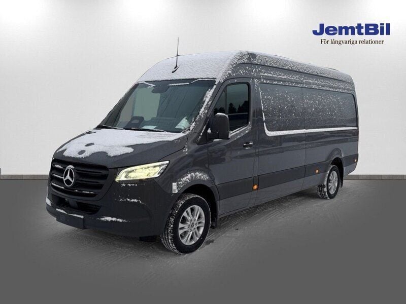 Grå Ny 2025 Mercedes Sprinter Van | 679 000 kr (Marknadspris) - Bild 1/4