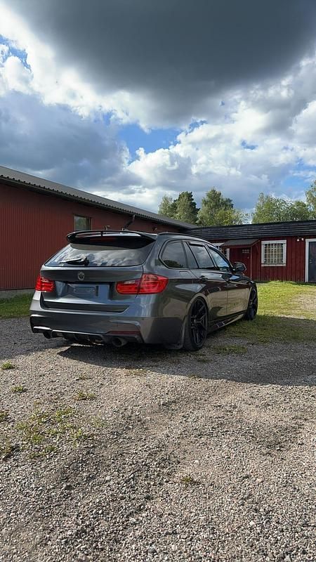 Begagnad BMW 320 184 HK (135 kW) 2014 Kombi