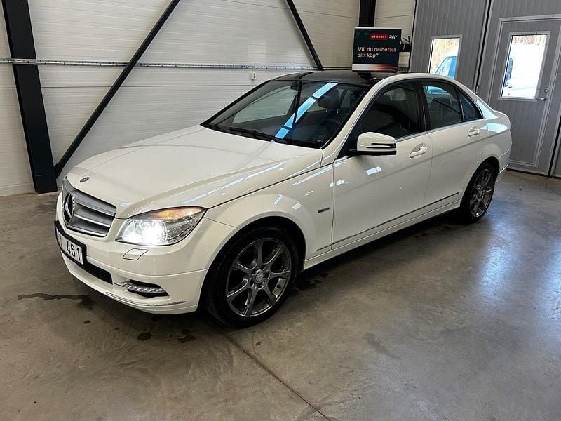 Vit Begagnad 2011 Mercedes C180 Avantgarde Sedan | 114 800 kr (Marknadspris) - Bild 1/4