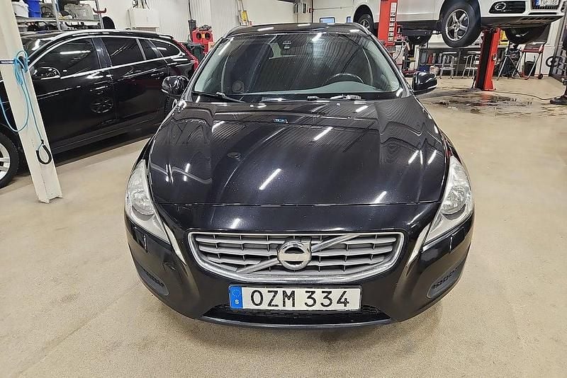 Begagnad Volvo V60 Kinetic 116 HK (85 kW) 2012 Svart Kombi
