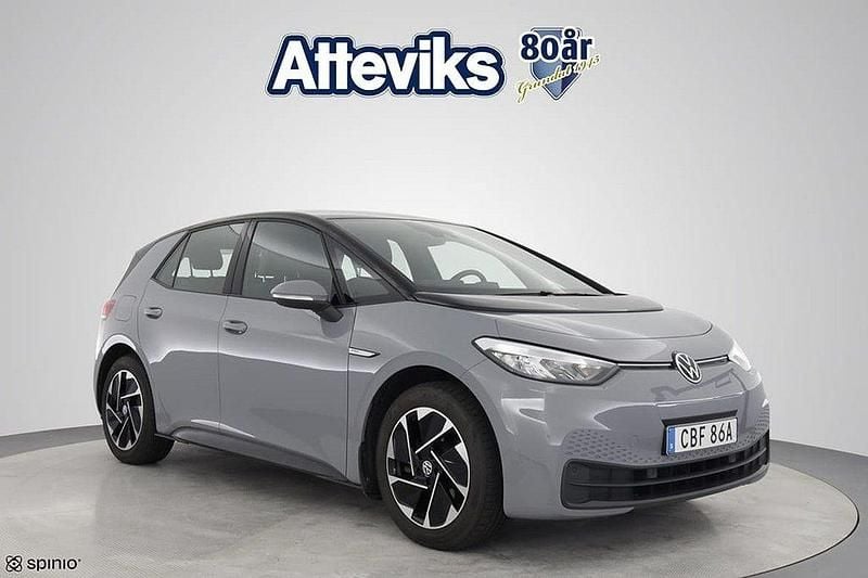 Grå Begagnad 2022 VW ID.3 Pro Performance Halvkombi | 238 900 kr (Superpris) - Bild 1/4